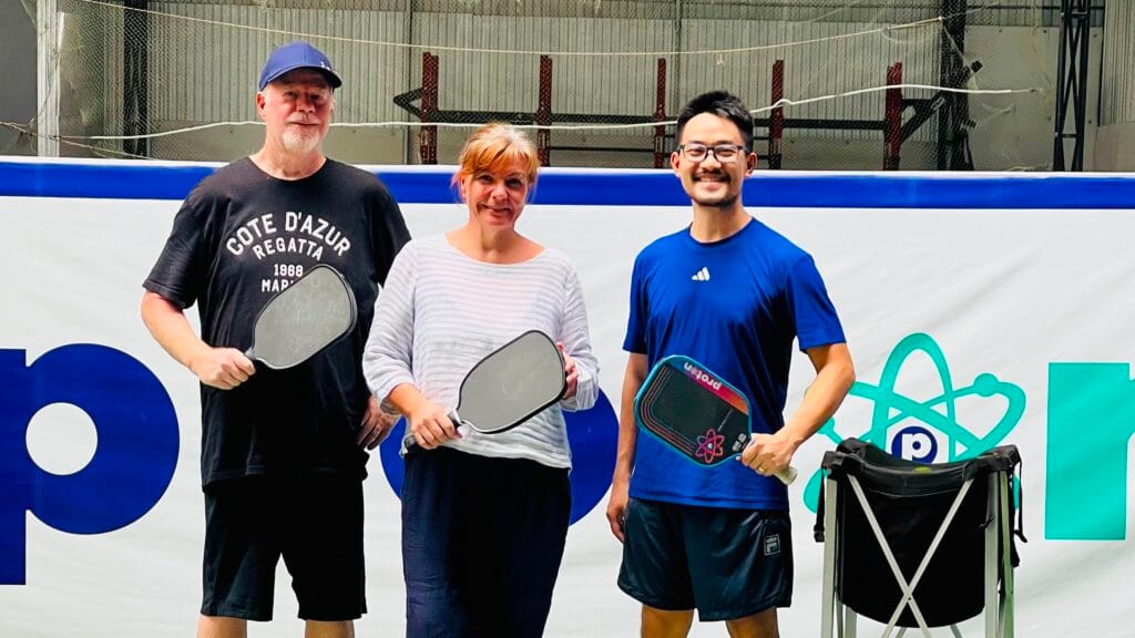 coach ho introduction to pickleball service